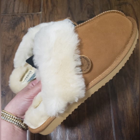 Fireside by Dearfoams Sydney Water Resistant Genuine Shearling Scuff Slipper - Picture 3 of 5